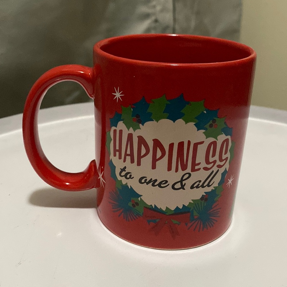 🎄Disney Mickey Mouse “Happiness To One & All” Christmas Theme Mug - Picture 3 of 7